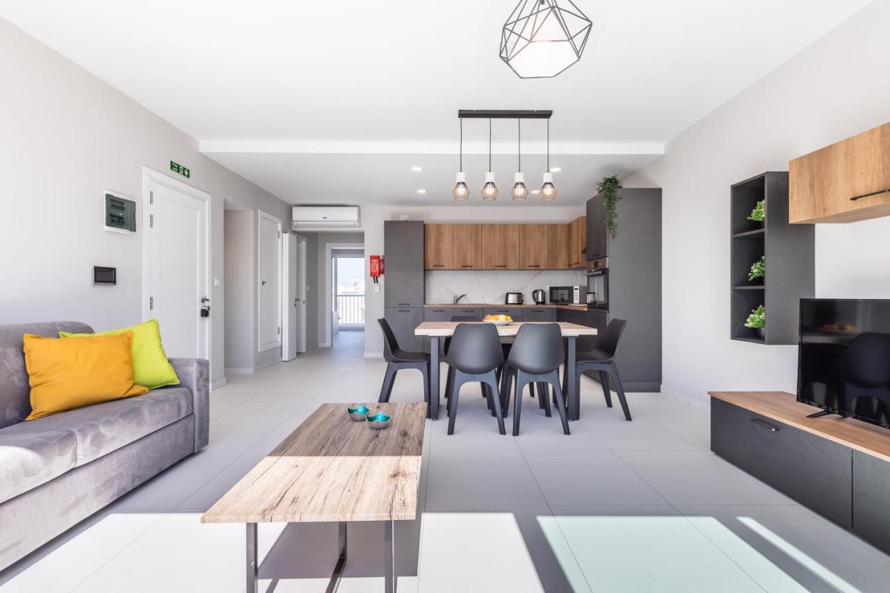 Unique Penthouse With Private Heated Jacuzzi, Close To Restaurants And Night Life Is-Swieqi Eksteriør billede