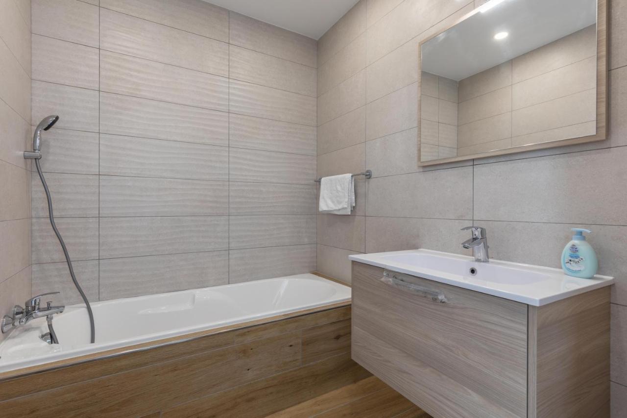 Unique Penthouse With Private Heated Jacuzzi, Close To Restaurants And Night Life Is-Swieqi Eksteriør billede
