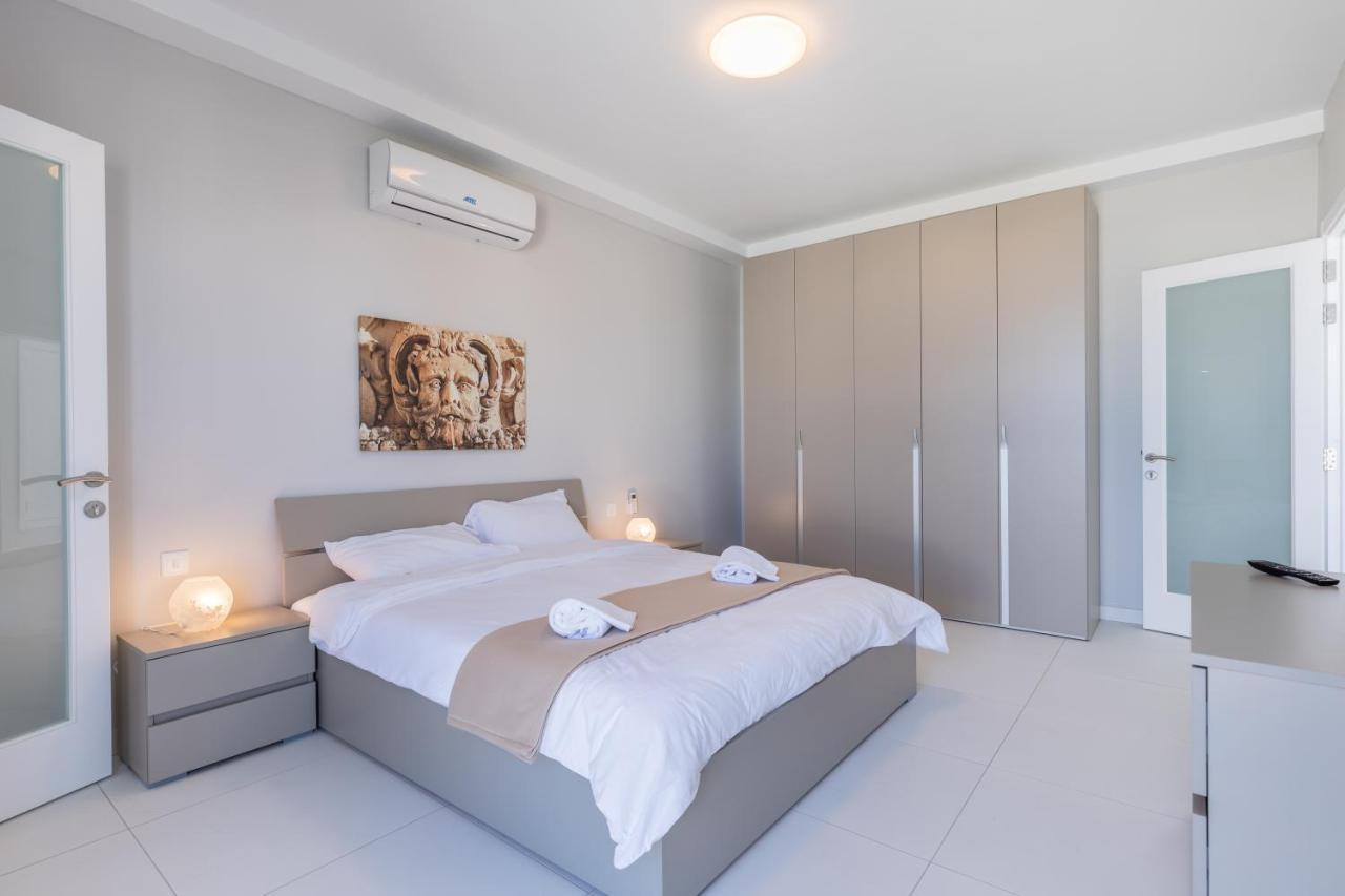 Unique Penthouse With Private Heated Jacuzzi, Close To Restaurants And Night Life Is-Swieqi Eksteriør billede